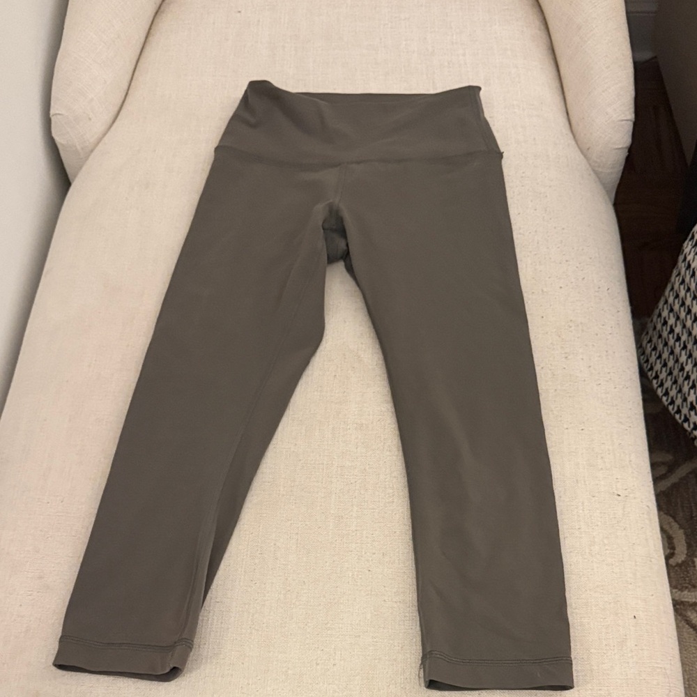 Lululemon Athletica green khaki copped leggings